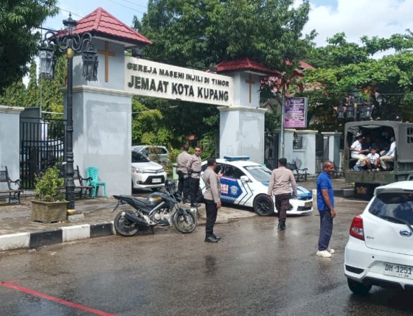 Polresta Kupang Kota Kawal Prosesi Obor Perdamaian Menuju Kabupaten Rote Ndao