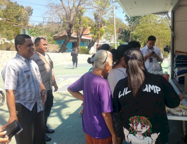 Bhabinkamtibmas Mantasi Monitoring Pasar Murah, Sekaligus Beri Pesan Kamtibmas.