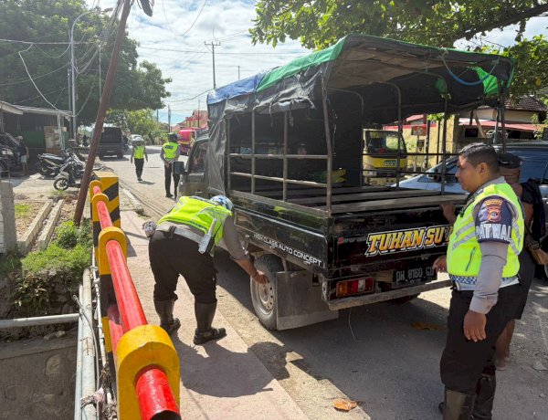 Parkir Liar Pick Up Picu Kemacetan, Satlantas Polresta Kupang Kota Lakukan Penertiban di Strat A.