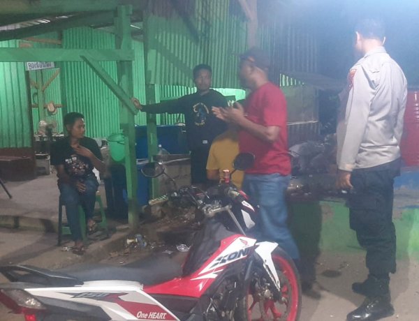 Cegah Gangguan Kamtibmas, Patroli Polsek Maulafa Bubarkan Kelompok Pemuda Konsumsi Miras dan Karaoke Dini Hari.