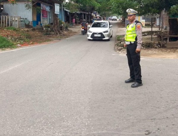 Personel Polsek Maulafa Strong Point di Tujuh Titik Strategis, Amankan Aktifitas Warga dan Pelajar di Pagi Hari.