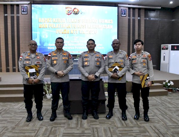 Buka Rakernis Humas 2026, Karo SDM Polda NTT Tekankan Strategi Literasi Digital; Humas Polresta Kupang Kota Raih Penghargaan Juara 2.