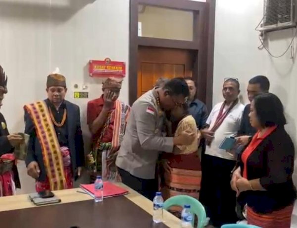 Kapolresta Kupang Kota Terima Audiensi Masyarakat Adat Kerajaan Amanatun, Tegaskan Penanganan Kasus Kematian YB Dilakukan Secara Profesional.