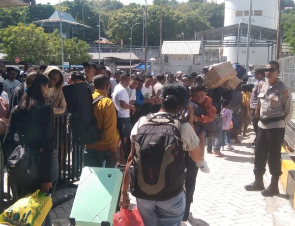 Polsubsektor Tenau Kupang Amankan Debarkasi 1.102 Penumpang KM. Tidar di Pelabuhan Tenau