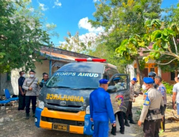 Bakti Sosial HUT Bhayangkara ke-80, Ditpolairud Polda NTT Tempuh 147 Kilometer Antar Jenazah Warga Kurang Mampu ke Kampung Halaman.