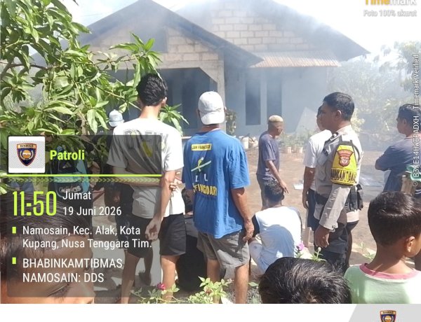 Bhabinkamtibmas Namosain Respons Cepat Tangani Kebakaran Rumah Akibat Ulah Anak Bermain Pemantik Gas