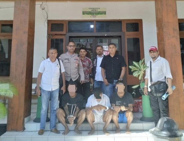 Polsek Kota Lama, Polresta Kupang Kota Serahkan Dua Tersangka Percabulan ke Kejaksaan.