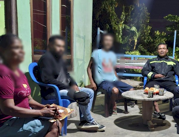 Mabuk Berujung Cekcok dengan Kakak, Pemuda di Bakunase II Didamaikan Bhabinkamtibmas Polsek Kota Raja.