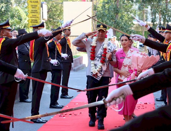 Penuh Haru, Polresta Kupang Kota Gelar Welcome and Farewell Parade Kapolresta.