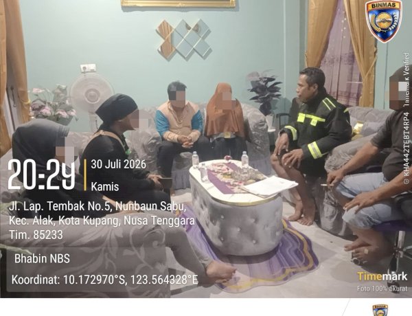 Bhabinkamtibmas Nunbaun Sabu Mediasi Perselisihan Saudara, Sengketa Ingkar Janji Berakhir dengan Kesepakatan Baru.