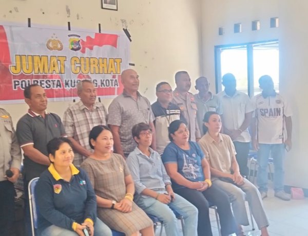 Jumat Curhat di Kelurahan Fontein, Kapolsek Kota Raja Serap Aspirasi Warga dan Perkuat Sinergi Kamtibmas.