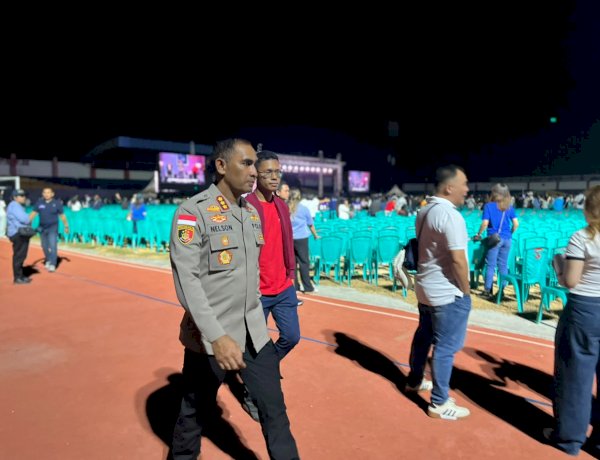 Kapolresta Kupang Kota Pimpin Langsung Pengamanan KKR Gereja Mawar Sharon di Stadion Oepoi