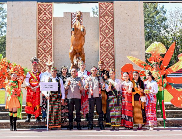 Polresta Kupang Kota Meriahkan Karnaval Budaya NTT 2026, Dukung Pelestarian Keberagaman.