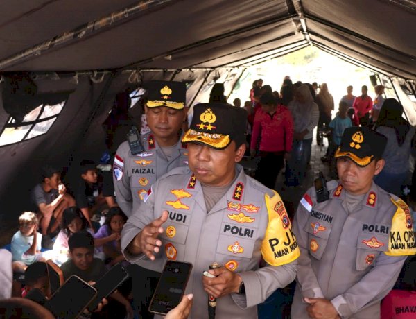 Polri Jaga Rumah Warga dan Bersihkan Puing, Hadir di Tengah Pemulihan Pascagempa Flores.