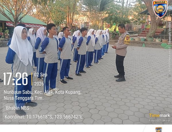 Bhabinkamtibmas Nunbaun Sabu Bina PKS MTsN Kota Kupang, Bekali Siswa Materi Lalu Lintas dan PBB.