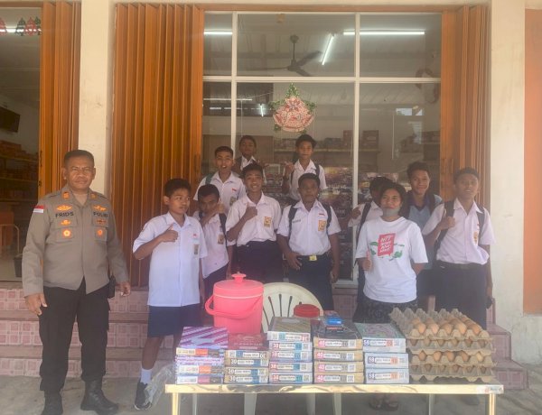 Tak Ingin Tawuran Terjadi, Kapolsek Kota Raja Pantau Langsung Bubaran Siswa SMP.