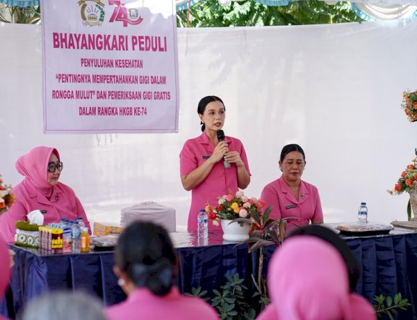 Di Sela Kunjungan Kerja Kapolresta Kupang Kota, Bhayangkari Hadirkan Pemeriksaan Kesehatan Gigi Gratis.