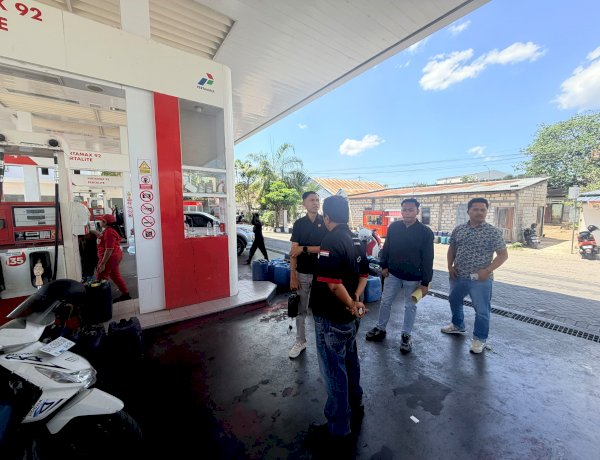 Polresta Kupang Kota Lakukan Pengecekan di SPBU Frans Seda dan SPBU Alak, Pastikan Distribusi BBM Subsidi Tepat Sasaran.