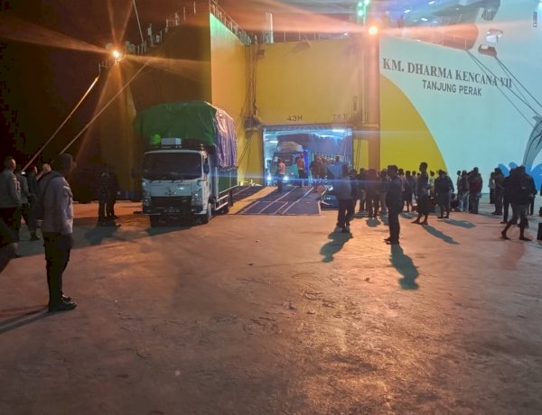 Ratusan Penumpang Tiba di Kupang, Polsubsektor Pelabuhan Tenau Pastikan Debarkasi KM. Dharma Kencana VII Aman.