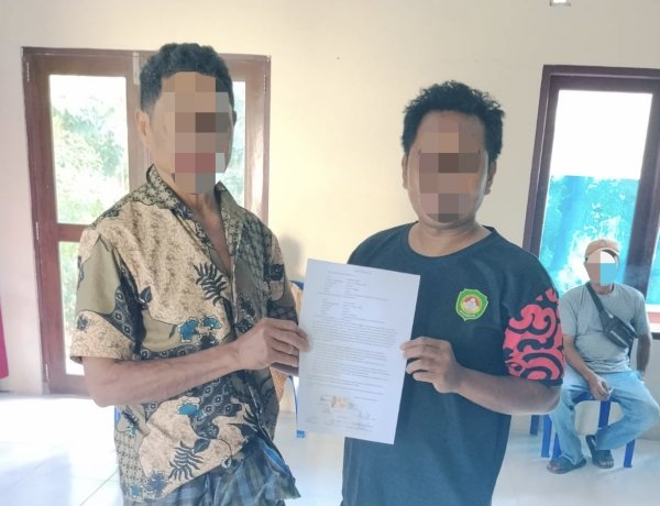 Kedepankan Kekeluargaan, Bhabinkamtibmas Naioni Damaikan Perselisihan Warga.