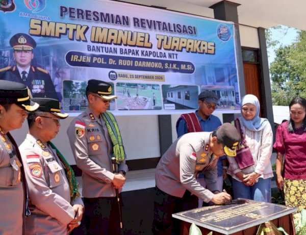 Wujud Nyata Kepedulian Pendidikan di NTT, Kapolda NTT Resmikan Revitalisasi SMPTK Imanuel Tuapakas.