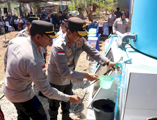 Kapolda NTT Resmikan Sumur Bor di Bello, Warga Kini Lebih Mudah Mendapatkan Air Bersih.