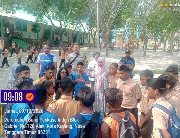 Cegah Tawuran Terulang, Bhabinkamtibmas AIPDA Agus Mampu Rangkul Siswa Dua Sekolah di Kupang, Siswa Sepakat Berdamai.