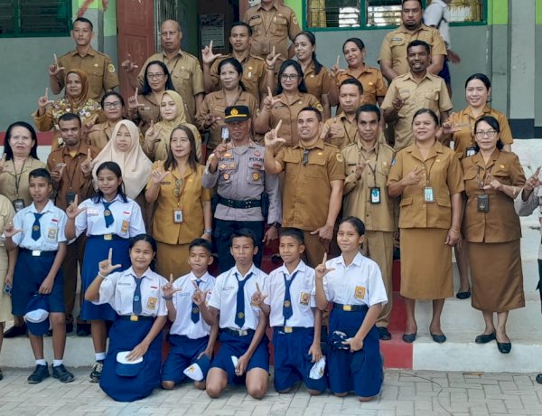 Cegah Tawuran dan Pergaulan Bebas, Kapolsek Kota Lama Edukasi Pelajar SMPN 16 Kota Kupang Saat Upacara Bendera.