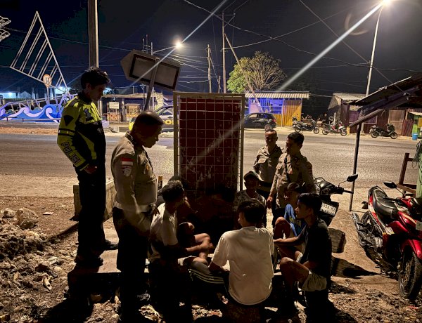 Respons Cepat Aduan Layanan Polisi 110, Polsek Alak Patroli Malam dan Imbau Remaja Hindari Balap Liar.
