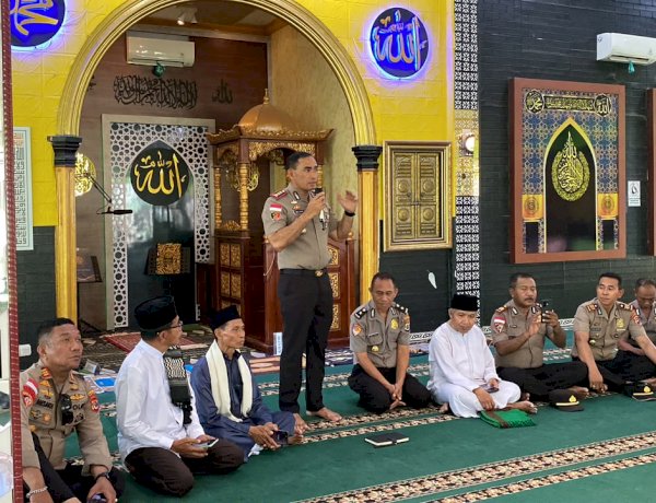 Jumat Keliling di Masjid Al Anshar, Kapolresta Kupang Kota Buka Ruang Dialog dan Serap Aspirasi Warga.