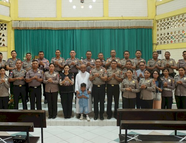 Polresta Kupang Kota Gelar Minggu Kasih di Gereja Santo Yoseph Naikoten: Perkuat Sinergi, Bagikan Nomor Layanan Langsung ke Umat.
