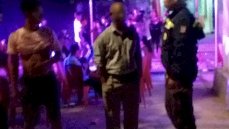 Dini-Hari,-Bhabinkamtibmas-Batuplat-Hentikan-Musik-Pesta-yang-Ganggu-Warga-Sakit.