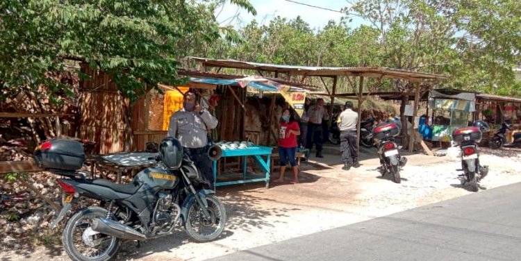Bhabinkamtibmas Polsek Maulafa Menghimbau Warga Agar Mengikuti Imbauan Pemerintah Dalam Mencegah Virus Corona
