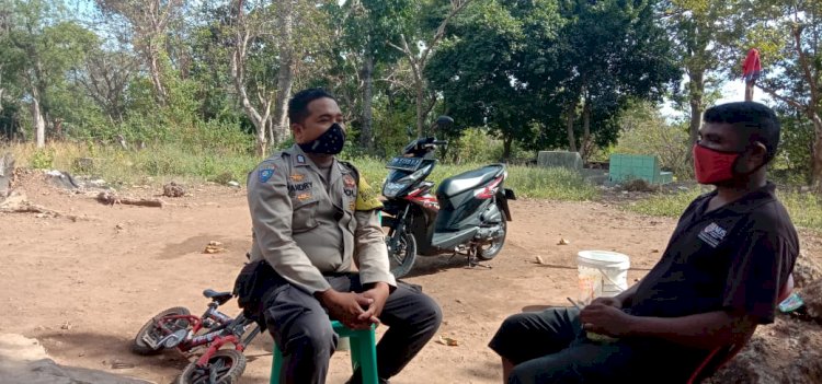 Bhabinkamtibmas Kelurahan Bello Himbau Kamtibmas Kepada Warga di Tengah Wabah Corona