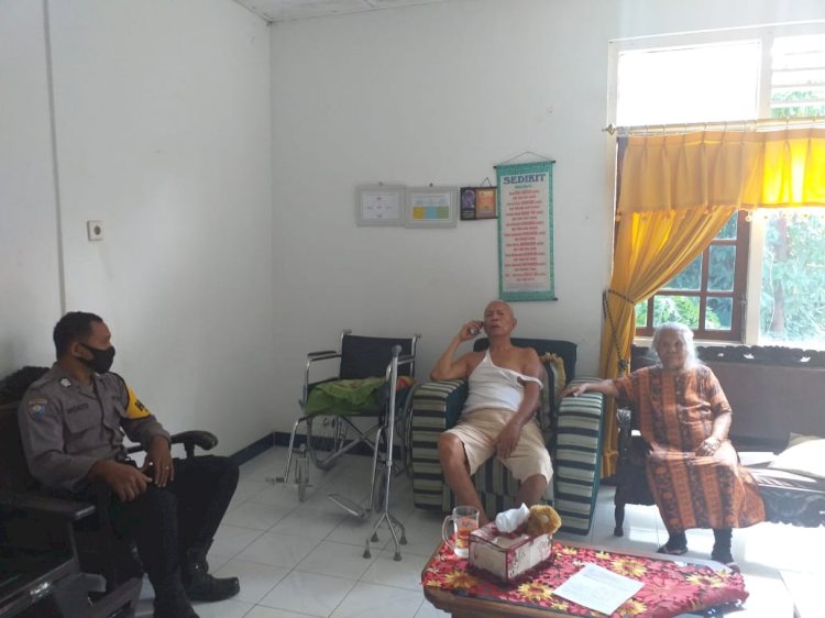 Himbau Warga Di Tengah Pandemi Covid-19, Bhabinkamtibmas Kelurahan Airnona Kunjungi Warga Binaan