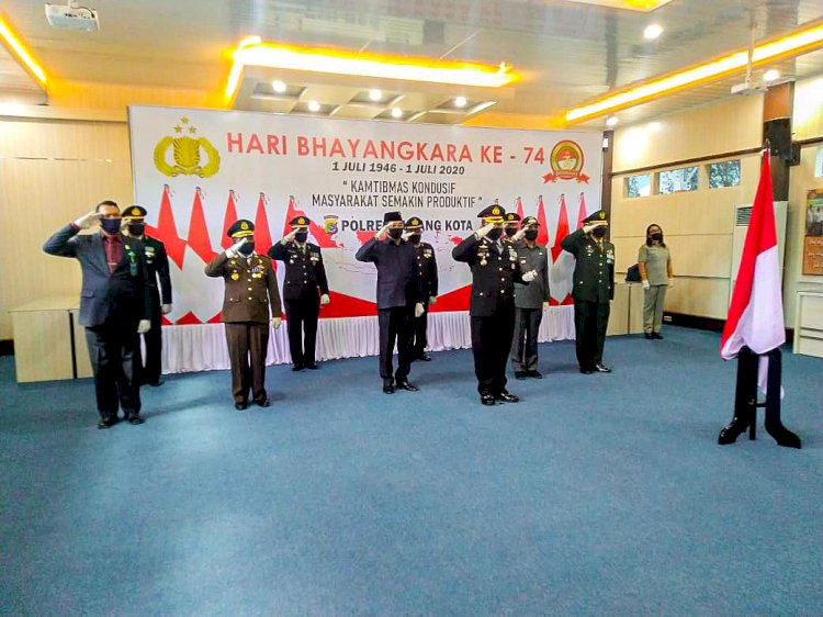 Polres Kupang Kota Ikuti Upacara Peringatan Hari Bhayangkara ke-74 Secara Virtual