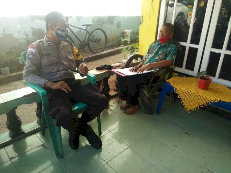 Jalin Silaturahmi Dengan Tokoh Masyarakat, Bhabinkamtibmas Kelurahan Fatululi Imbau Terkait Adaptasi Kehidupan Baru