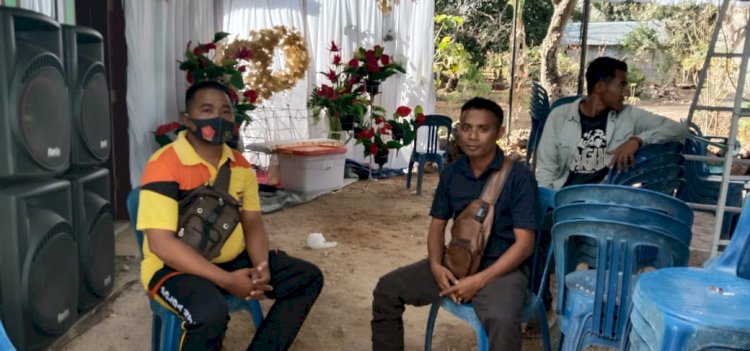 Sampaikan Himbauan Kamtibmas, Bhabinkamtibmas Kelurahan Bello Sambangi Warga Pemilik Acara