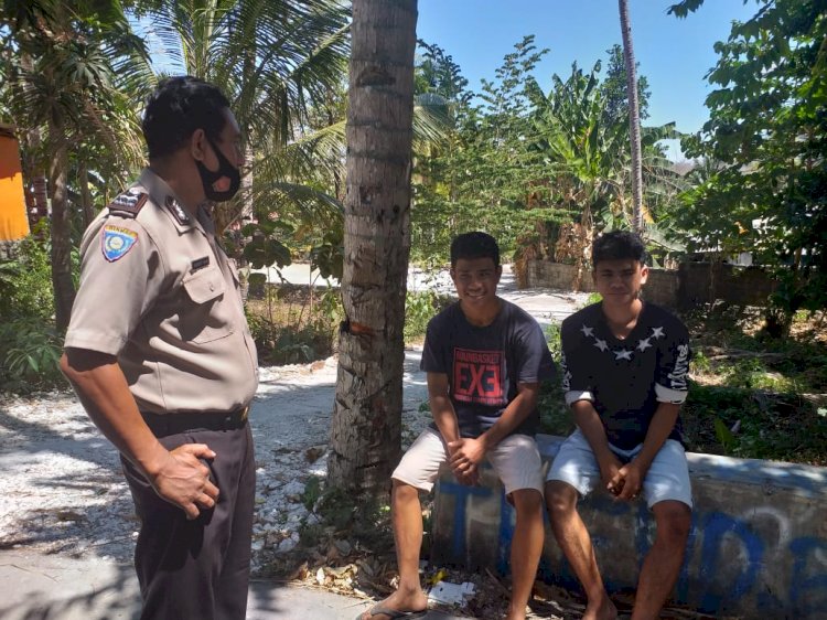 Cegah Virus Corona Bhabinkamtibmas Giat Laksanakan Patroli Diologis