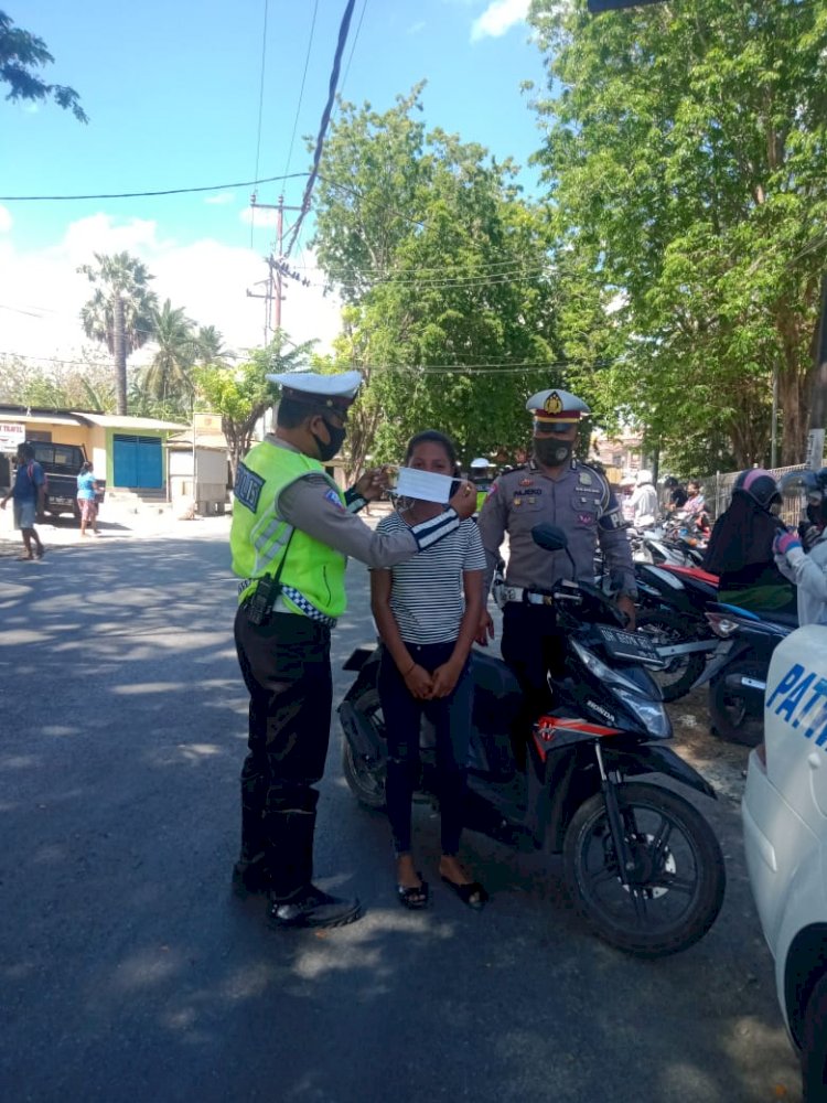 Satlantas Polres Kupang Kota Himbau Pengguna Jalan Patuhi Peraturan Lalulintas dan Protokol Kesehatan