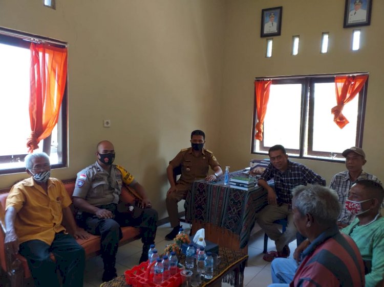 Sambangi Kantor Lurah Batuplat, Bhabinkamtibmas Himbau Cegah Covid-19