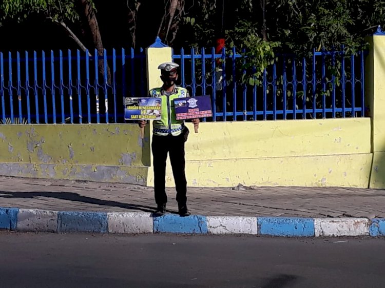 Tingkatkan Kesadaran Berlalu Lintas, Satlantas Polres Kupang Kota Himbau  Pengendara Taati Protokol Kesehatan dan Aturan Berlalulintas