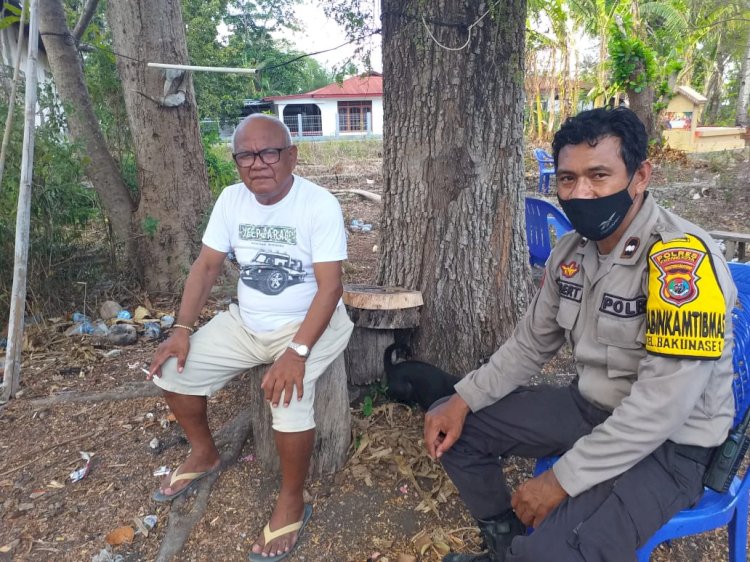 Cegah Penyebaran Virus Corona Bhabinkamtibmas Giat Laksanakan Patroli Diologis