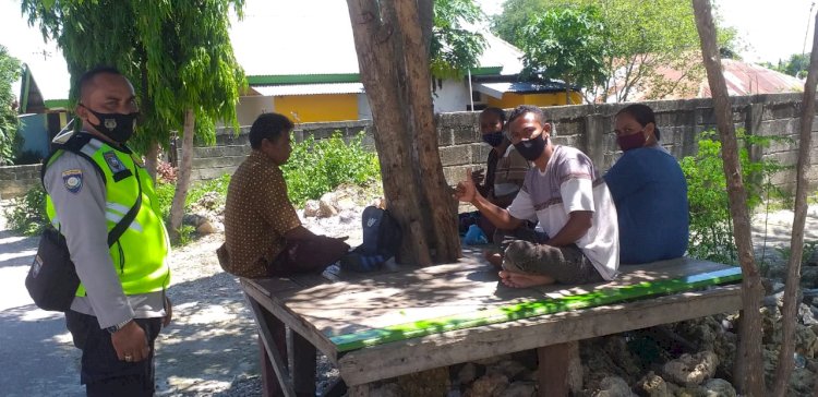 Sambang Dan Patroli Dialogis Bhabinkamtibmas Himbaun Patuhi Protokol Kesehatan