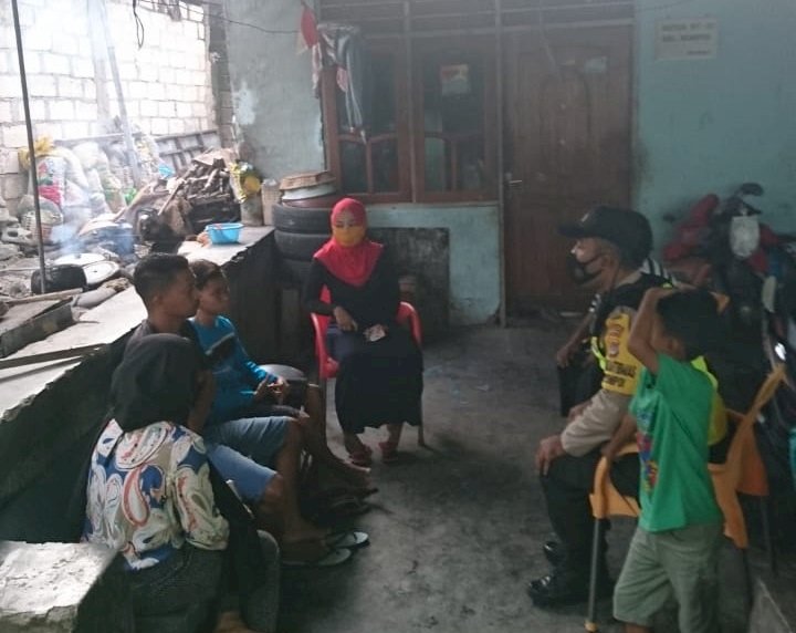 Hindari Kerumunan dan Tetap Memakai Masker Merupakan Himbauan dari Bhabinkamtibmas Kepada Warga Binaannya