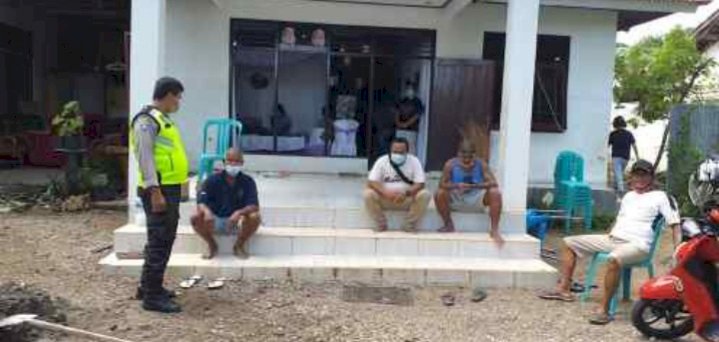 Lewat Sambang, Bhabinkamtibmas Kelurahan Oeba Ajak Warga Taati Protkol Kesehatan