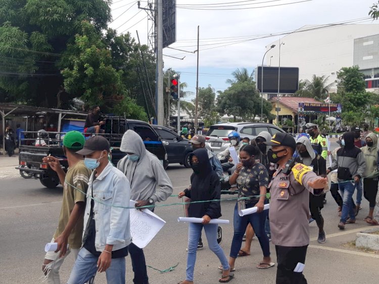 Peringati Hari Buruh Sedunia, Polres Kupang Kota Amankan Aksi Mimbar Bebas