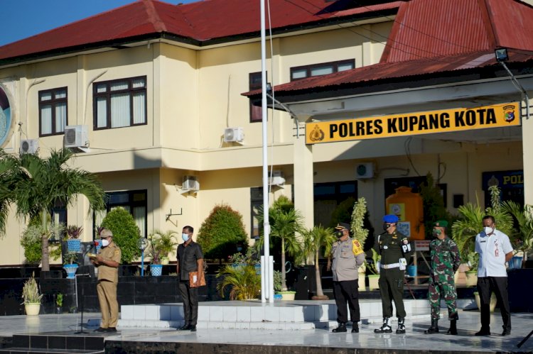 Polres Kupang Kota Laksanakan Apel Gelar Pasukan Serentak Dalam Rangka Operasi Ketupat Ranaka 2021