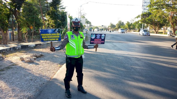 Sat Lantas Polres Kupang Kota Laksanakan Giat Dikmas Tentang Tertib Lalin Dan Himbau Protokol Kesehatan