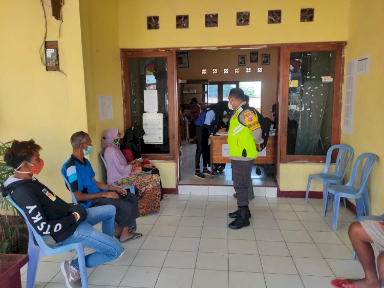 Upayakan Giat Vaksin Aman,Bhabinkamtibmas Polres Kupang Kota Laksanakan Pam Dan Monitoring